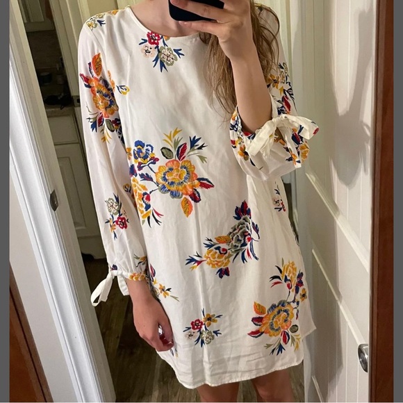 New Floral Tie-Sleeve Shift Dress lined size Medium - Picture 5 of 9